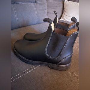 Aquatherm chelsea boot sz 8 NEW